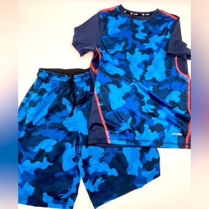Tek Gear Kids lightweight basketball shorts and T-shirt Set -Blue Camo M (10-12)